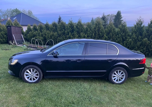 Skoda Superb cena 37900 przebieg: 369000, rok produkcji 2015 z Wieliczka małe 191